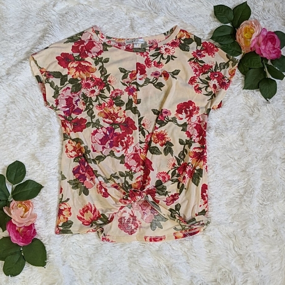 Moa Moa Tops - 🆑️5 for $10🆑️ 🆕 Moa Moa Floral Top